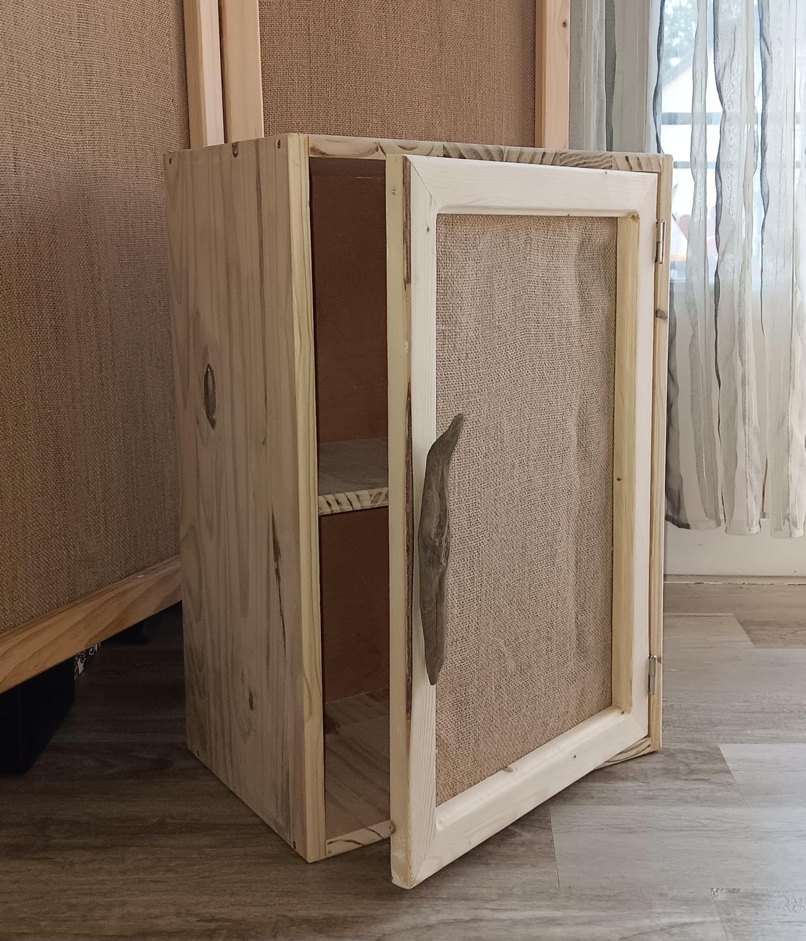 Meuble haut en sapin, transformation palette et toile de jute